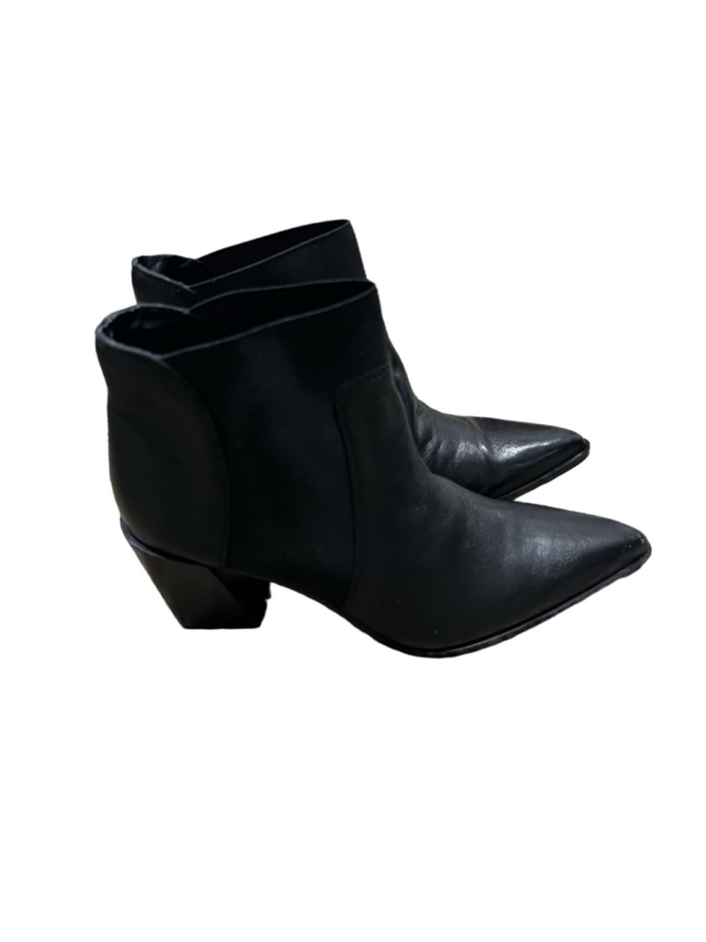 New without box Bos & Co leather pointed toe bootie size 7